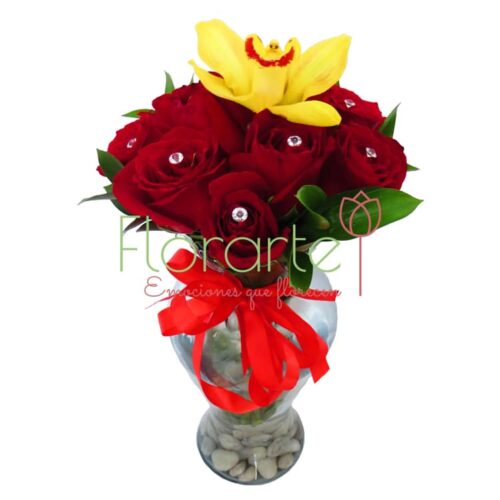 Bouquet Orquídea posada sobre rosas