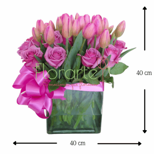 Rebosante de Rosas y Tulipanes Lilas